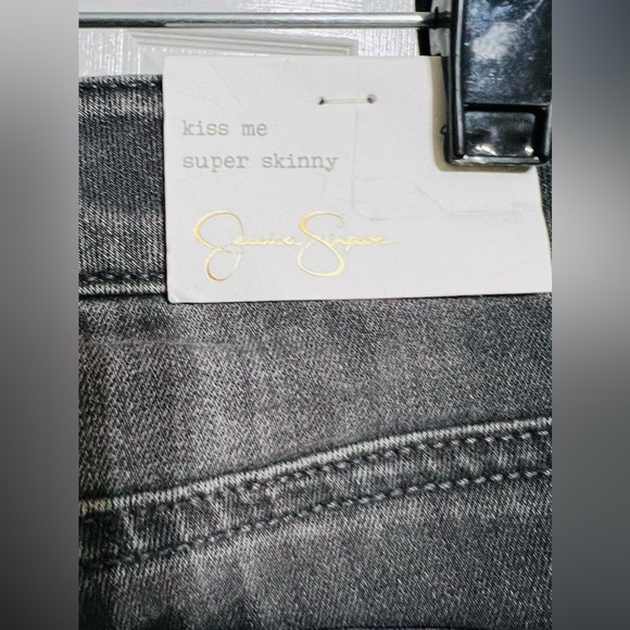 JESSICA SIMPSON Kiss Me Super Skinny Gray Floral Stretch Jean. NWT. RETAIL 99 - Picture 12 of 12